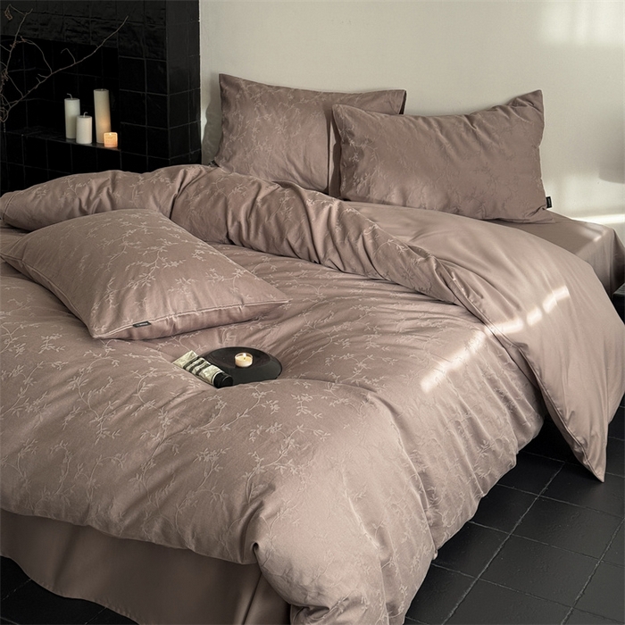 91家纺网 家纺一手货源 找家纺 鹿班家居 2025春夏新款云感超柔厚织提花浮雕系列四件套-梦境卷尾（标准会员-20元） 梦境卷尾-咖色