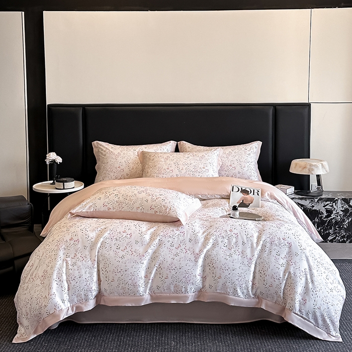 91家纺网 家纺一手货源 找家纺 金阳光家纺 2025新款高级简奢款莱赛尔数码印宽边四件套（带礼盒包装） 吟禾暮