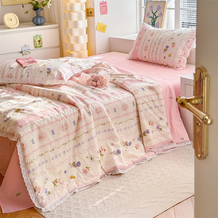 91家纺网 家纺一手货源 找家纺 被窝家纺 2025新款全棉花边大豆夏被四件套 花朵兔兔