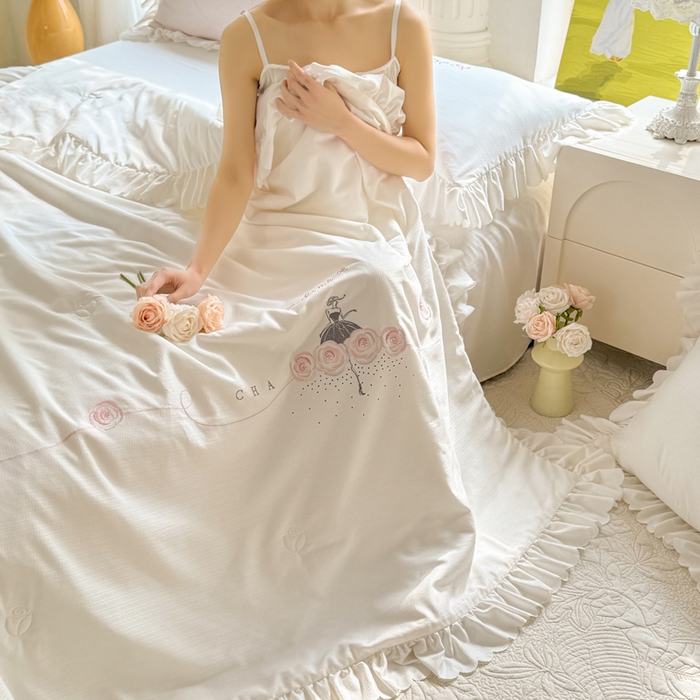 91家纺网 家纺一手货源 找家纺 （总）绒世界 2025新款针织棉提花加绣花烫钻夏被四件套翩然系列