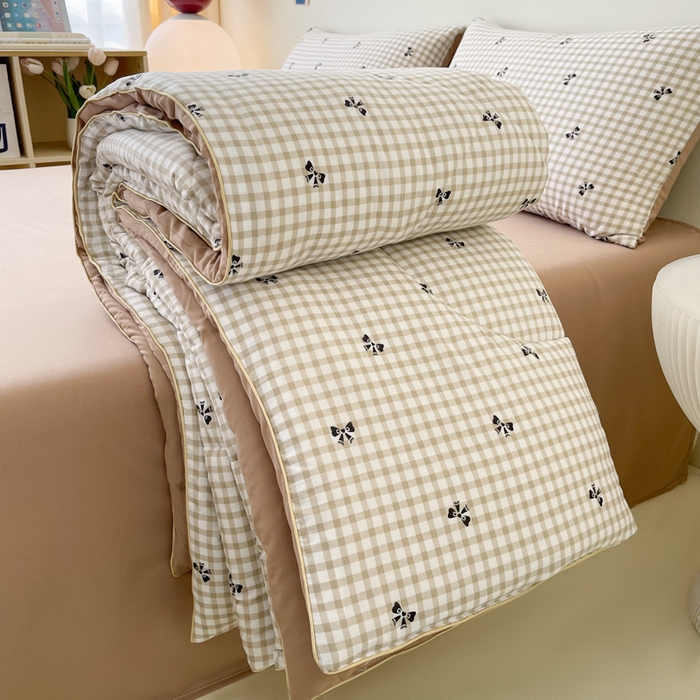 91家纺网 家纺一手货源 找家纺 宜家坊 2025新款水洗棉糯小棉夏被夏被四件套四季被春秋被单人学生双人被子被芯 格子蝴蝶结