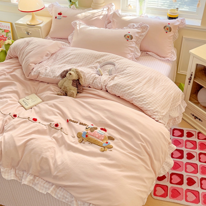 91家纺网 家纺一手货源 找家纺 2025新款高克重立体臻棉法式韩版毛巾绣四件套-腊肠狗 腊肠狗-浅粉