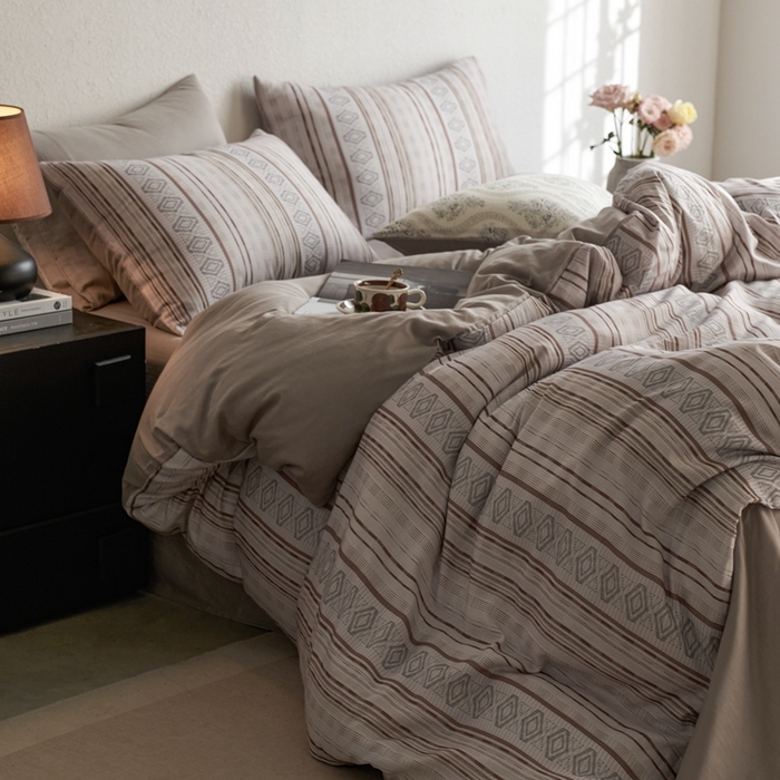 91家纺网 家纺一手货源 找家纺 时年家纺 2025零汗纱™数码印花系列套件 逸彩-咖