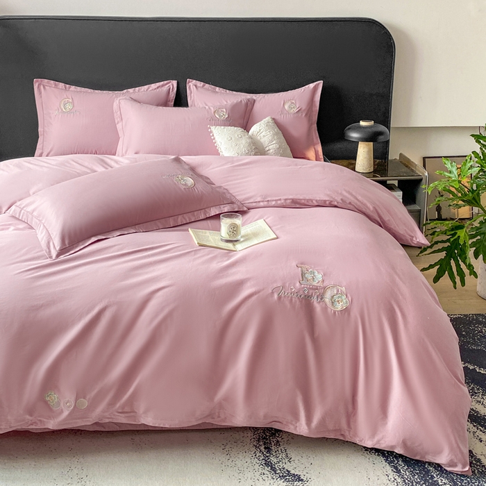 91家纺网 家纺一手货源 找家纺 昊翔家纺 【量大价优】2025新款全棉纯棉长绒棉刺绣绣花四件套【配礼盒提供买家秀】 澜韵-贵族粉