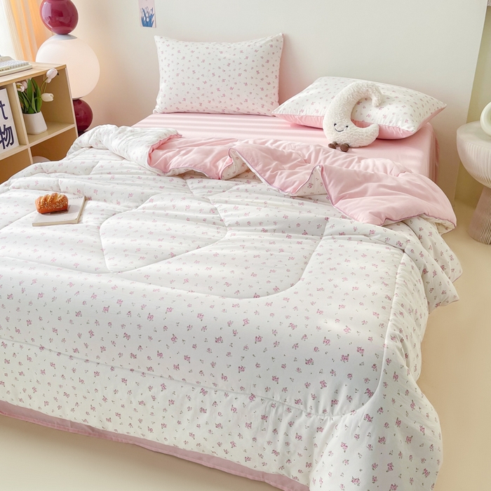 91家纺网 家纺一手货源 找家纺 宜家坊 2025新款水洗棉糯小棉夏被夏被四件套四季被春秋被单人学生双人被子被芯 田园小花粉