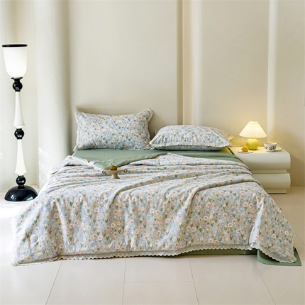 91家纺网 家纺一手货源 找家纺 被窝家纺 2025新款全棉花边大豆夏被四件套 甜园兔