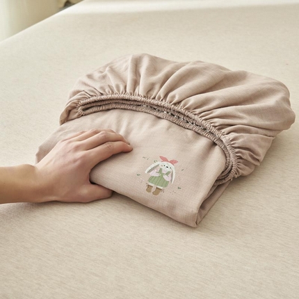 91家纺网 家纺一手货源 找家纺 （总）寐绸家纺 2025新款纯棉双层纱贴布绣单床笠