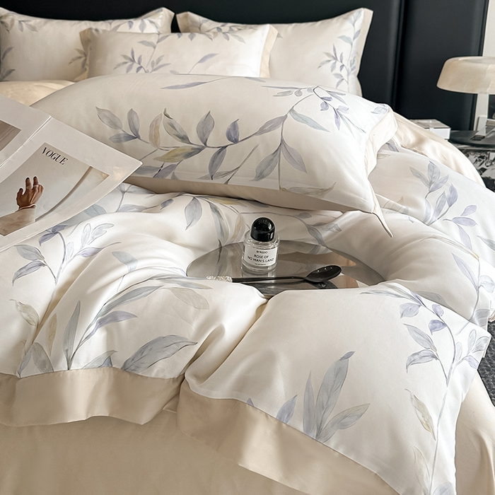 91家纺网 家纺一手货源 找家纺 金阳光家纺 2025新款高级简奢款莱赛尔数码印宽边四件套（带礼盒包装） 春晓雨梦