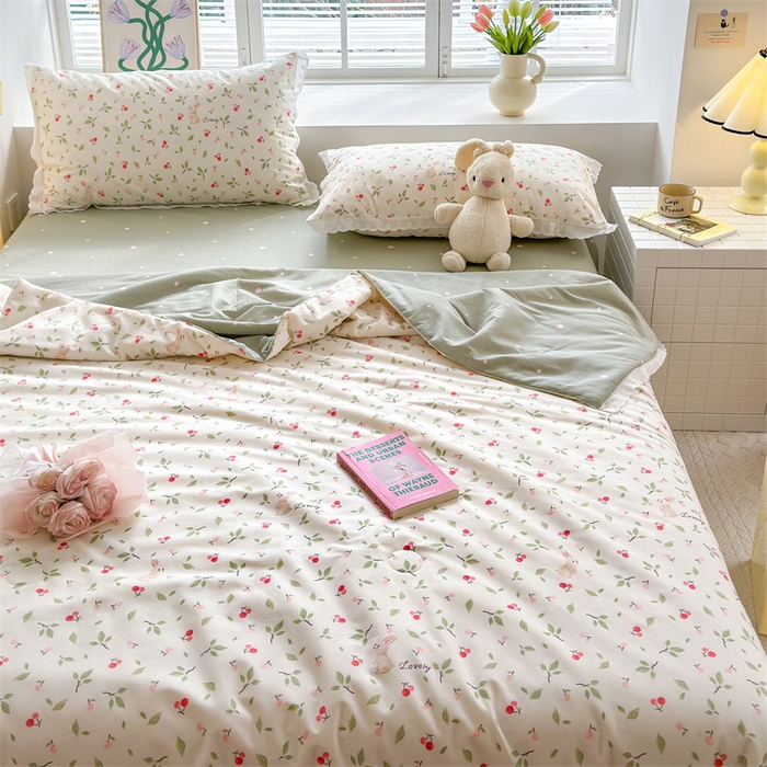 91家纺网 家纺一手货源 找家纺 被窝家纺 2025新款全棉花边大豆夏被四件套 樱花趣