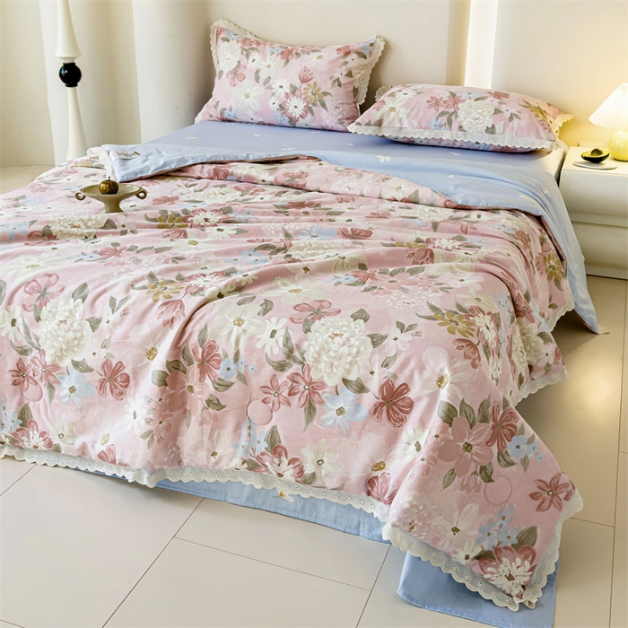 91家纺网 家纺一手货源 找家纺 被窝家纺 2025新款全棉花边大豆夏被四件套 晚色芳莲-粉