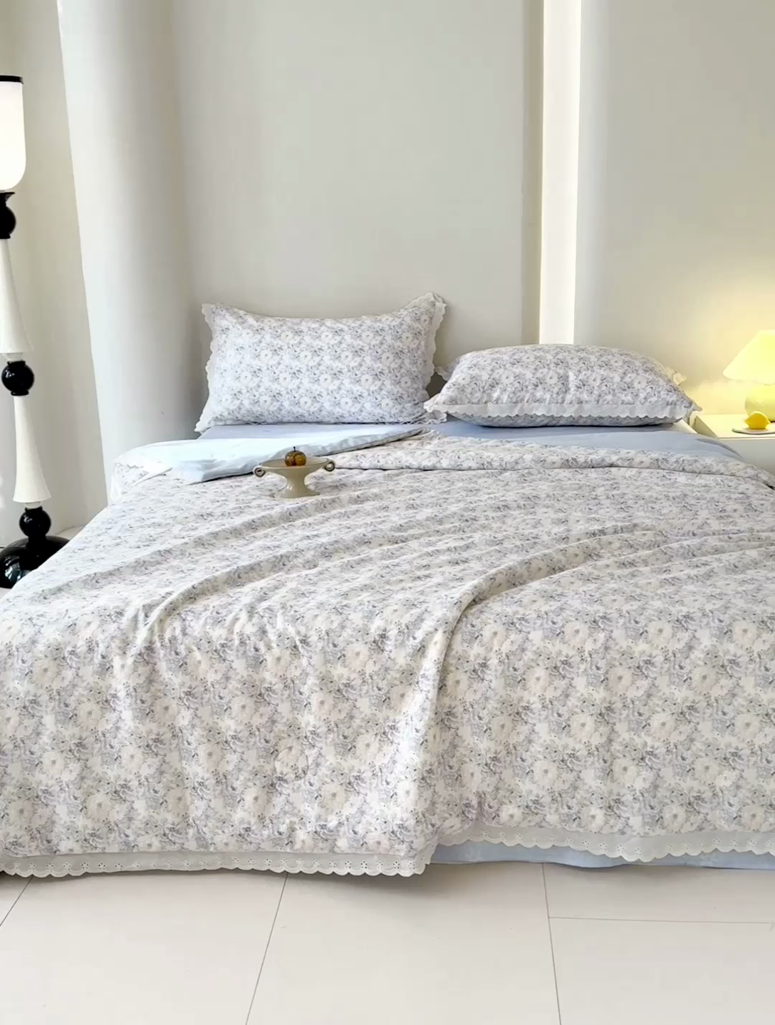 91家纺网 家纺一手货源 找家纺 被窝家纺 2025新款全棉花边大豆夏被四件套 杏园暖秋-灰