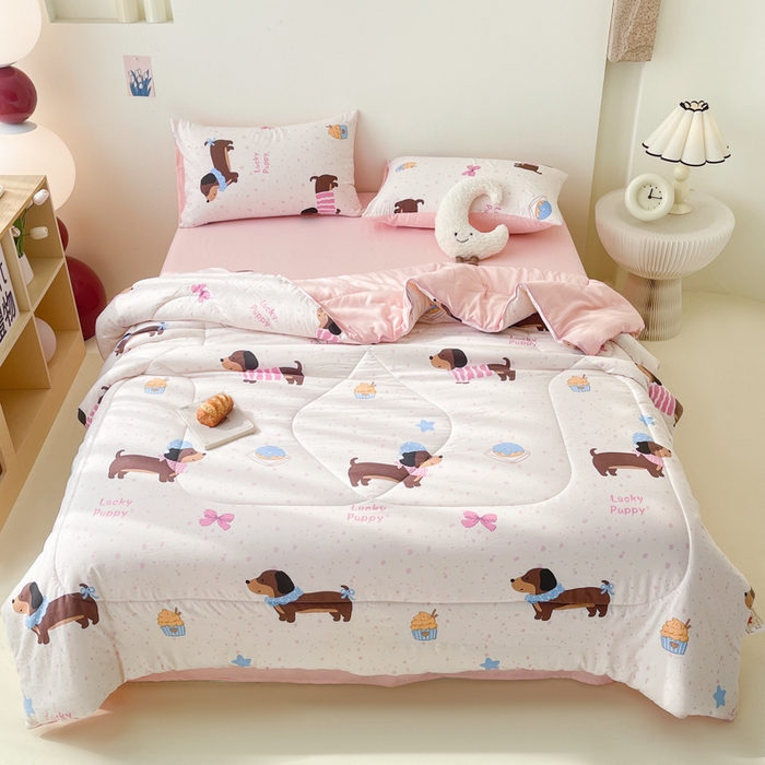 91家纺网 家纺一手货源 找家纺 宜家坊 2025新款水洗棉糯小棉夏被夏被四件套四季被春秋被单人学生双人被子被芯 腊肠狗