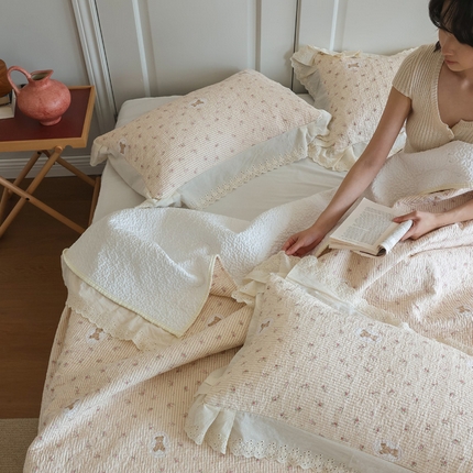 91家纺网 家纺一手货源 找家纺 （总）万盛家纺 2025新款全棉水洗花边床盖三件套