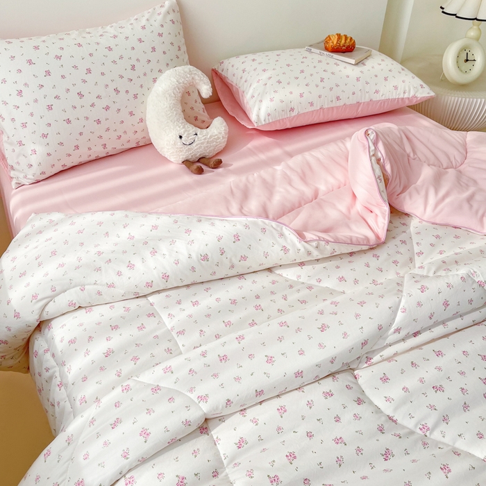 91家纺网 家纺一手货源 找家纺 宜家坊 2025新款水洗棉糯小棉夏被夏被四件套四季被春秋被单人学生双人被子被芯 田园小花粉