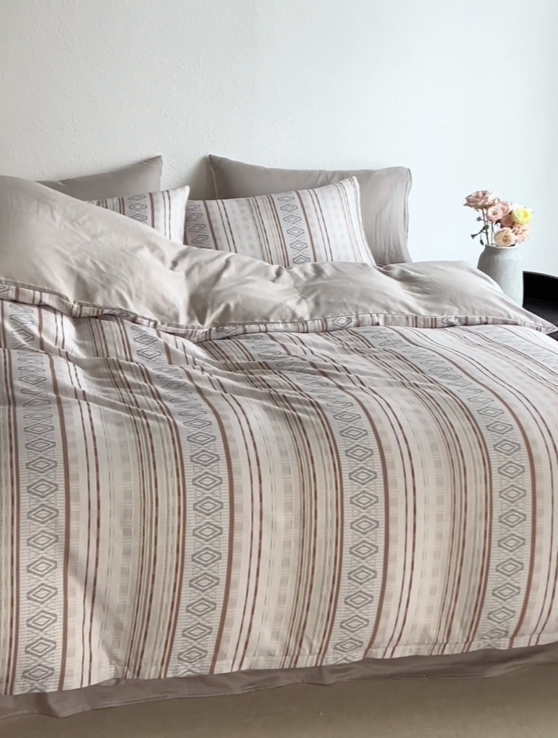 91家纺网 家纺一手货源 找家纺 时年家纺 2025零汗纱™数码印花系列套件 逸彩-咖