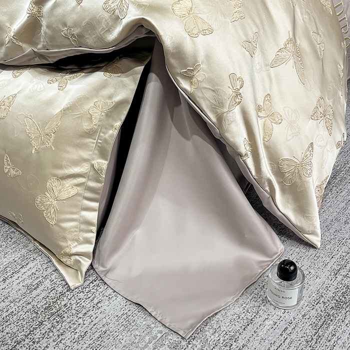 91家纺网 家纺一手货源 找家纺 艾米家居 2025新款轻奢浮雕系列水洗真丝凉感丝四件套 香槟蝴蝶花