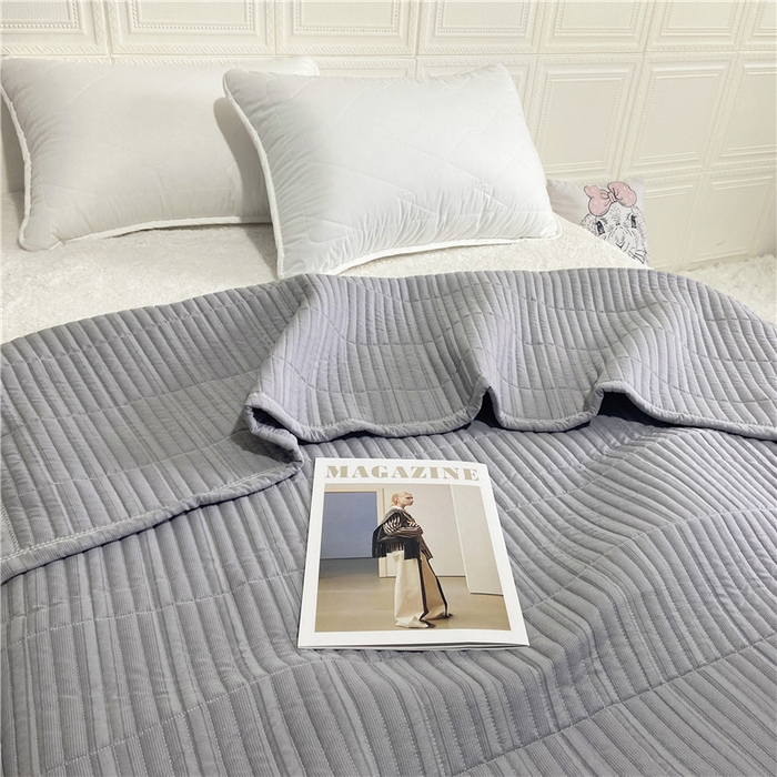 91家纺网 家纺一手货源 找家纺 卡奥家纺 2025新款有氧泡泡纱泡泡棉床盖夏被 灰色