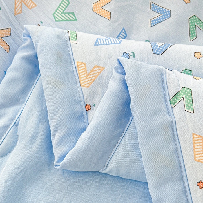 91家纺网 家纺一手货源 找家纺 好欣怡家纺 2026新款水洗棉夏被空调被被子被芯印花小清新夏凉被直播热款 水洗棉包边款-可爱字母