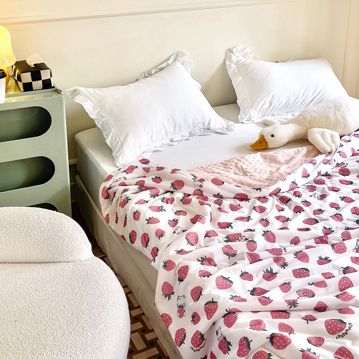 91家纺网 家纺一手货源 找家纺 绒梦里 2025新款A类小凉皮凉感冰豆豆夏被空调被 草莓控