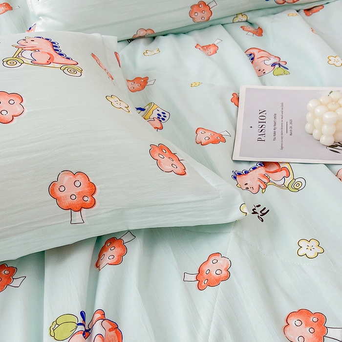 91家纺网 家纺一手货源 找家纺 鑫贝阳 2025新款亲肤水洗棉小花边印花夏被 小恐龙