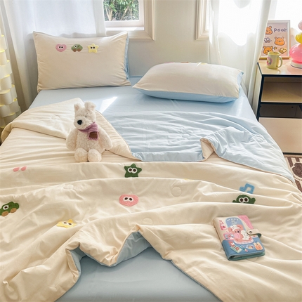 91家纺网 家纺一手货源 找家纺 （总）梦幻之城 2025新款水洗棉毛巾绣夏凉被四件套-乐迪系列