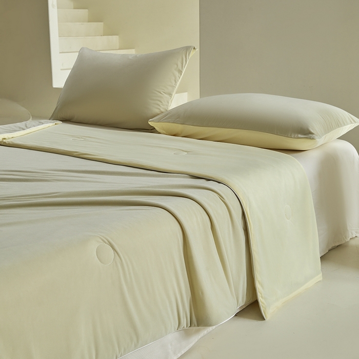 91家纺网 家纺一手货源 找家纺 金爱家2025新款A类高品质冰冰凉雪花冰感凉皮双面加倍透气孔氨纶凉感夏被 冰感凉皮-抹茶芒果（加倍透气）