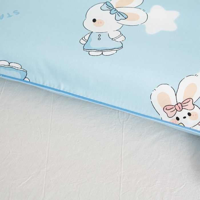 91家纺网 家纺一手货源 找家纺 萌番宝 A类新款60支长绒棉纯棉儿童枕套枕头 嗒嗒兔蓝