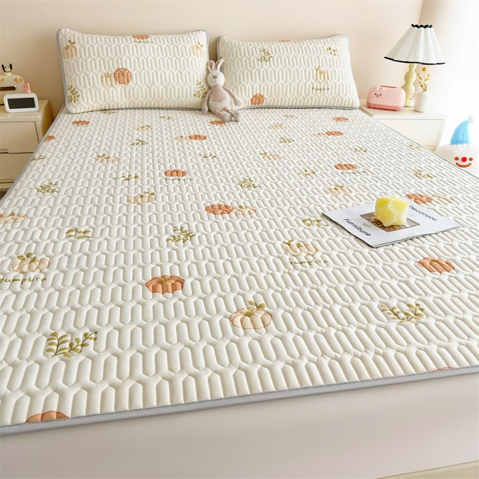 91家纺网 家纺一手货源 找家纺 雯豆2025夏季新品0.4乳胶凉席平铺款三件套凉感丝小清新印花席梦思床罩 乳胶凉席-吉祥南瓜1