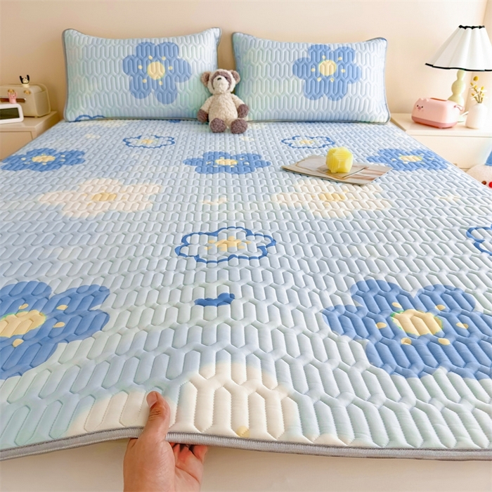 91家纺网 家纺一手货源 找家纺 雯豆2025夏季新品0.4乳胶凉席平铺款三件套凉感丝小清新印花席梦思床罩 乳胶凉席-花漾