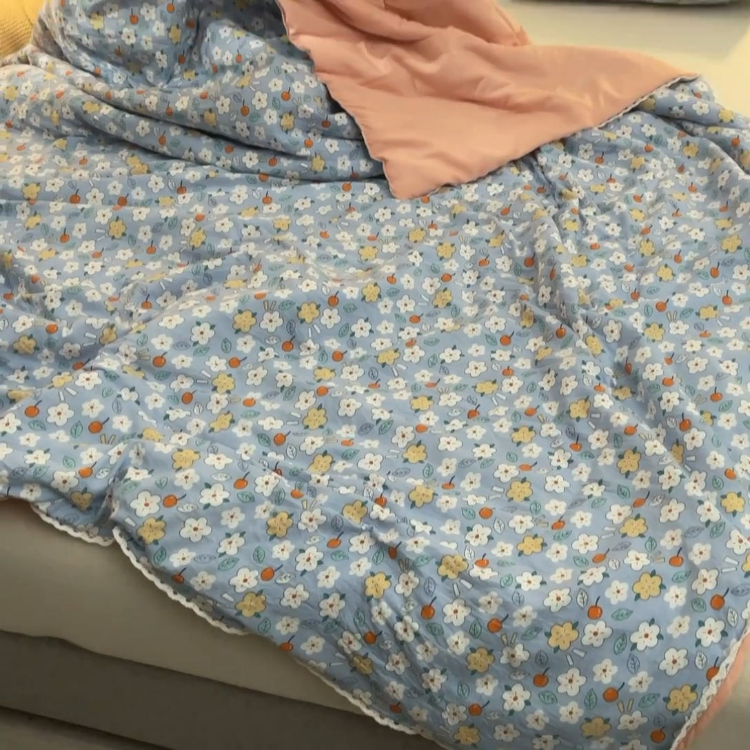 91家纺网 家纺一手货源 找家纺 鑫贝阳 2025新款亲肤水洗棉小花边印花夏被 花海
