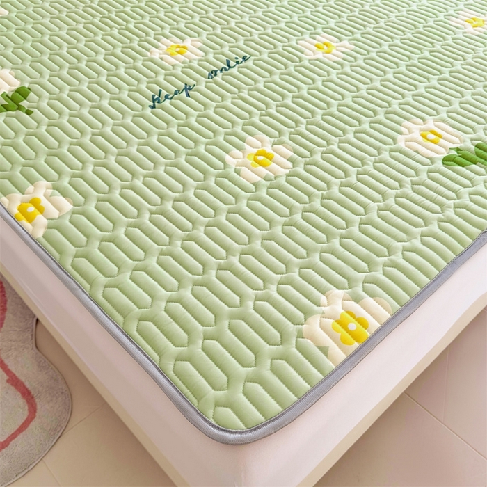 91家纺网 家纺一手货源 找家纺 雯豆2025夏季新品0.4乳胶凉席平铺款三件套凉感丝小清新印花席梦思床罩 乳胶凉席-绿茵1