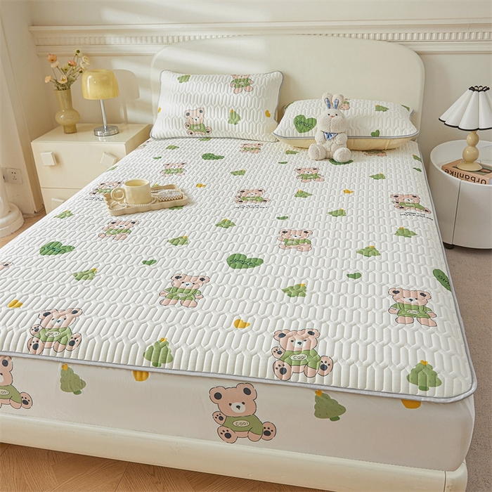 91家纺网 家纺一手货源 找家纺 雯豆2025夏季新品0.4乳胶凉席床笠款三件套凉感丝印花纯色床罩 乳胶床笠-小树熊