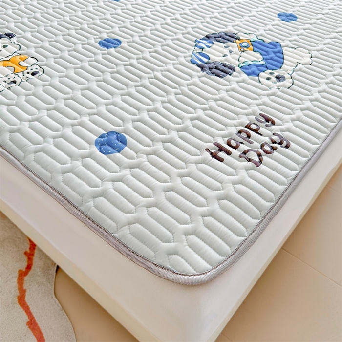 91家纺网 家纺一手货源 找家纺 雯豆2025夏季新品0.4乳胶凉席平铺款三件套凉感丝小清新印花席梦思床罩 乳胶凉席-小狗蒙迪1