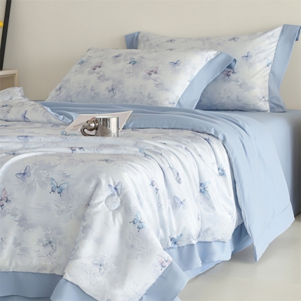 91家纺网 家纺一手货源 找家纺 （总）梦幻之城 2025新款水洗真丝数码印花拼角款夏被四件套