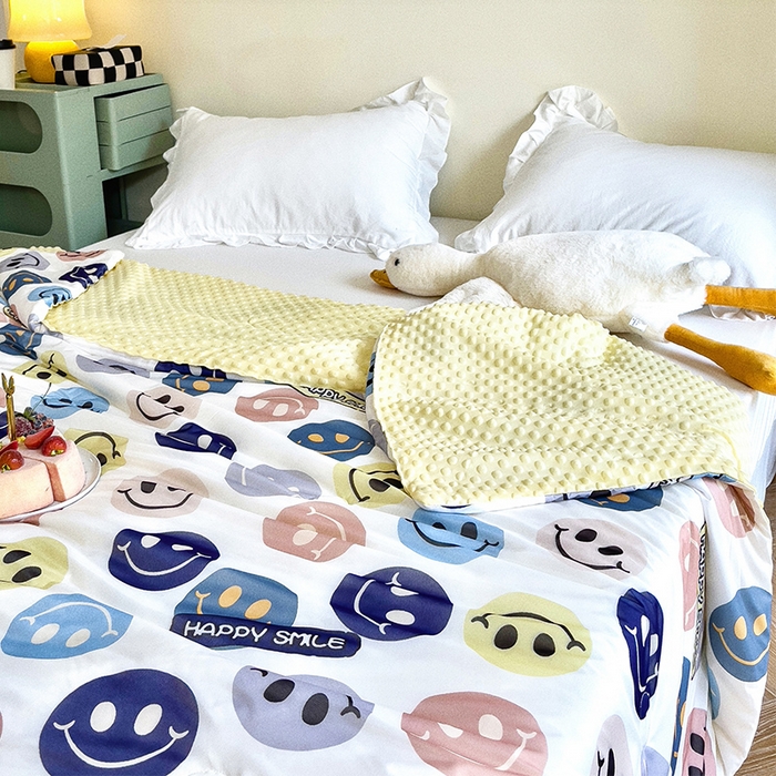 91家纺网 家纺一手货源 找家纺 绒梦里 2025新款A类小凉皮凉感冰豆豆夏被空调被 快乐笑脸