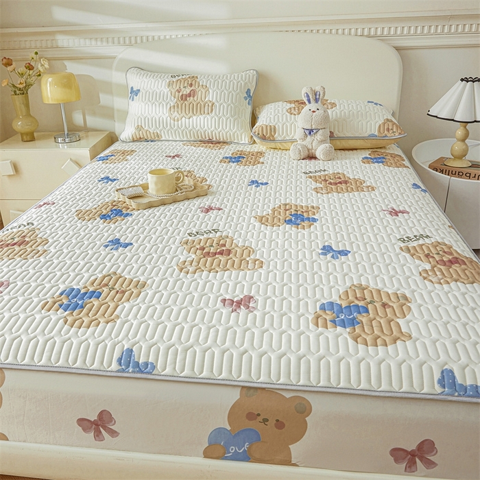 91家纺网 家纺一手货源 找家纺 雯豆2025夏季新品0.4乳胶凉席床笠款三件套凉感丝印花纯色床罩 乳胶床笠-迪卡