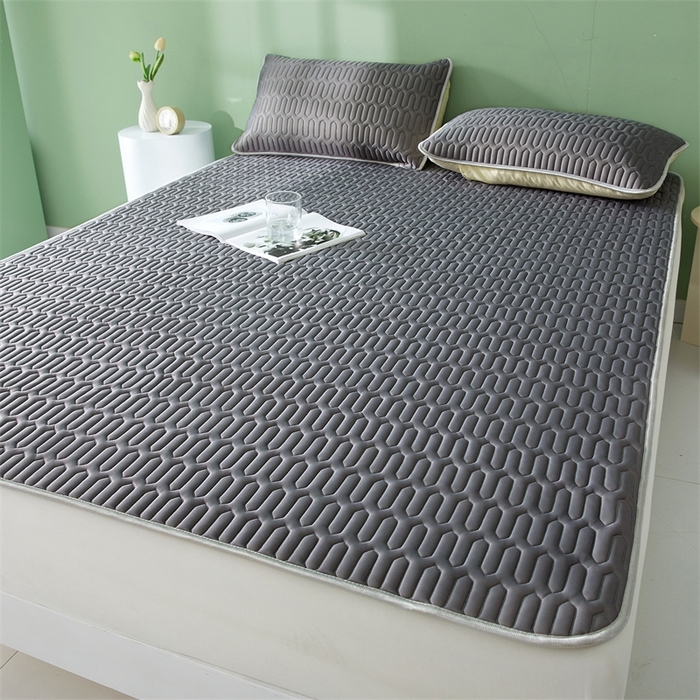 91家纺网 家纺一手货源 找家纺 雯豆2025夏季新品0.4乳胶凉席平铺款三件套凉感丝小清新印花席梦思床罩 乳胶凉席-轻奢灰