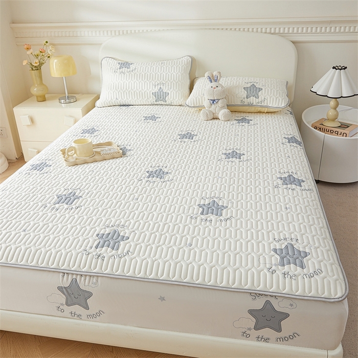 91家纺网 家纺一手货源 找家纺 雯豆2025夏季新品0.4乳胶凉席床笠款三件套凉感丝印花纯色床罩 乳胶床笠-简约星辰1