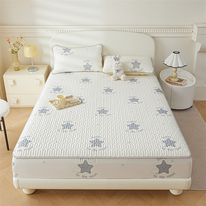 91家纺网 家纺一手货源 找家纺 雯豆2025夏季新品0.4乳胶凉席床笠款三件套凉感丝印花纯色床罩 乳胶床笠-简约星辰1