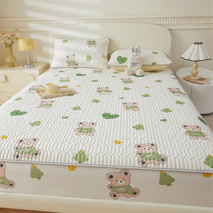 91家纺网 家纺一手货源 找家纺 雯豆2025夏季新品0.4乳胶凉席床笠款三件套凉感丝印花纯色床罩 乳胶床笠-小树熊