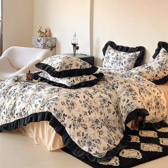 91家纺网 家纺一手货源 找家纺 一左一右2025春夏新款数码印花法式复古花边磨毛水洗棉四件套 安纳西-蓝