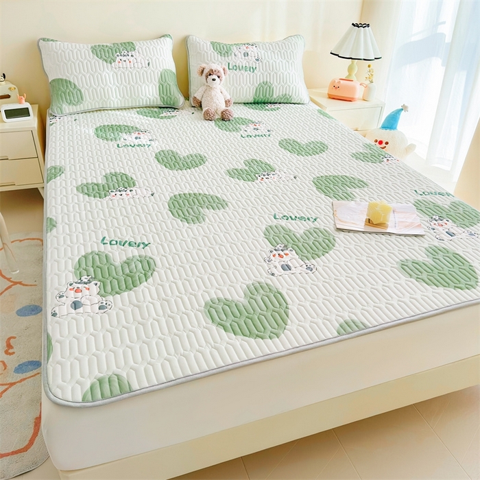 91家纺网 家纺一手货源 找家纺 雯豆2025夏季新品0.4乳胶凉席平铺款三件套凉感丝小清新印花席梦思床罩 乳胶凉席-夏日小狗