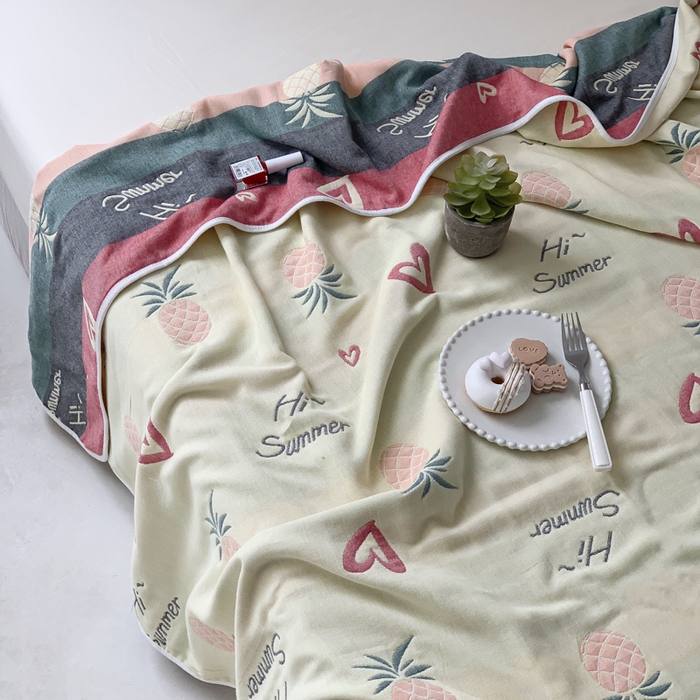 91家纺网 家纺一手货源 找家纺 爱港家纺 2025新款全棉A类六层纱布毛巾被 夏被 爱心菠萝