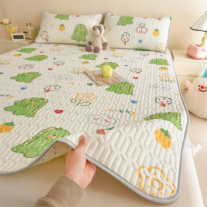 91家纺网 家纺一手货源 找家纺 雯豆2025夏季新品0.4乳胶凉席平铺款三件套凉感丝小清新印花席梦思床罩 乳胶凉席-恐龙乐园