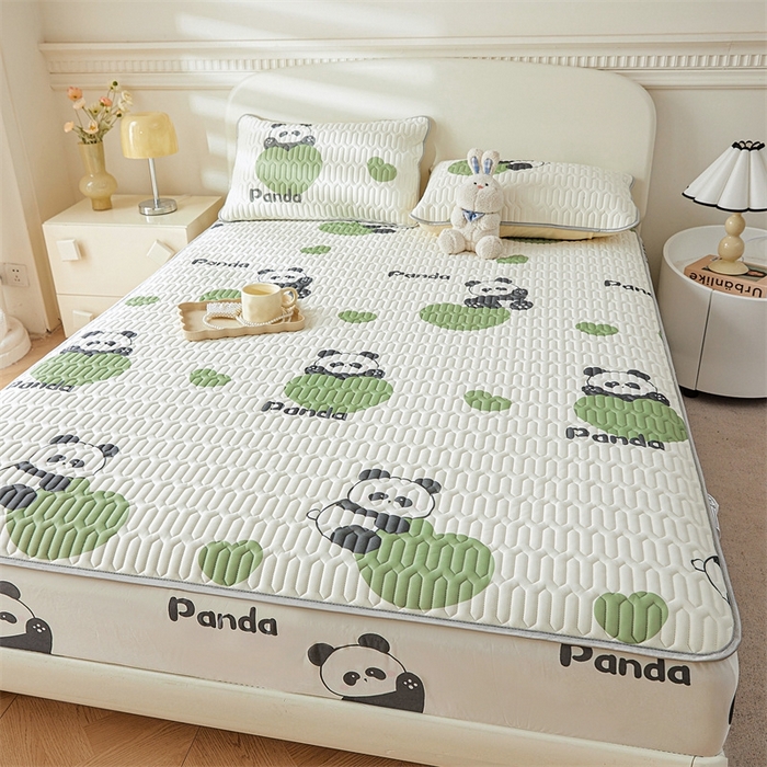 91家纺网 家纺一手货源 找家纺 雯豆2025夏季新品0.4乳胶凉席床笠款三件套凉感丝印花纯色床罩 乳胶床笠-幸福小熊