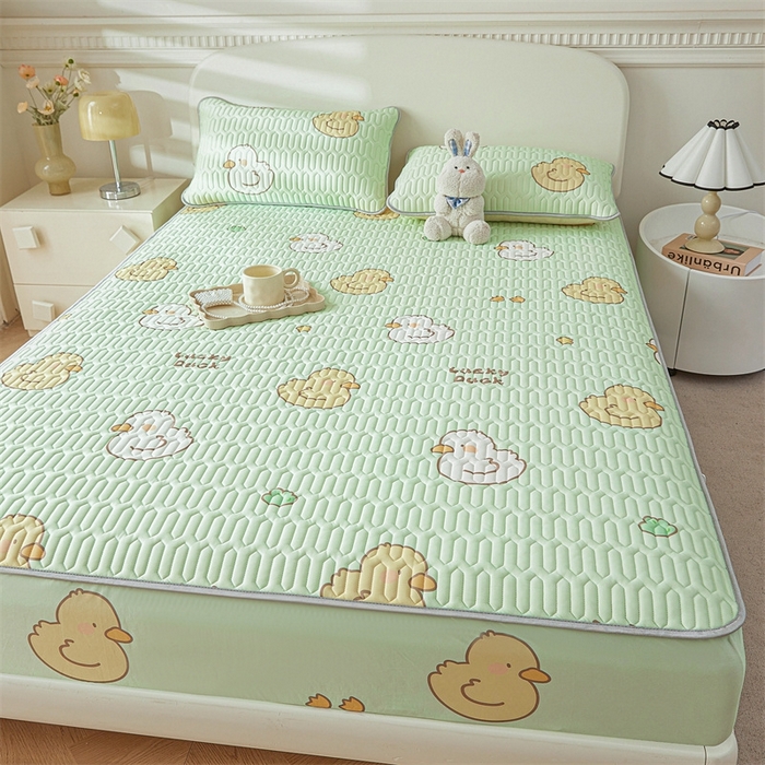 91家纺网 家纺一手货源 找家纺 雯豆2025夏季新品0.4乳胶凉席床笠款三件套凉感丝印花纯色床罩 乳胶床笠-小鸭子