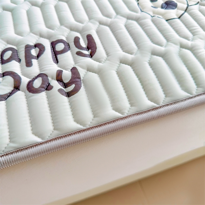 91家纺网 家纺一手货源 找家纺 雯豆2025夏季新品0.4乳胶凉席平铺款三件套凉感丝小清新印花席梦思床罩 乳胶凉席-小狗蒙迪1