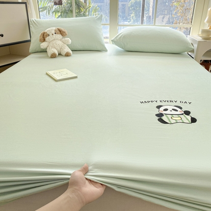 莱通家纺 2025新款新疆纯色绣花床笠 熊宝-薄荷绿