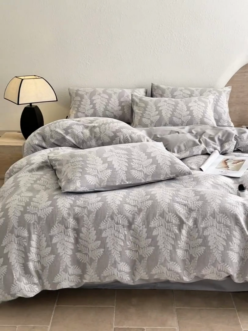 91家纺网 家纺一手货源 找家纺 宜代光年 2025新款全棉色织水洗棉大提花四件套（第二批） 镜中叶-灰