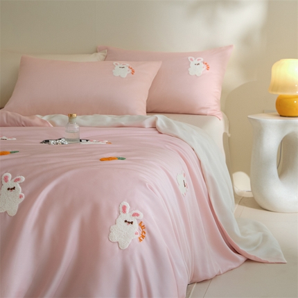 91家纺网 家纺一手货源 找家纺 （总）梦幻之城 2025新款水洗真丝毛巾绣四件套黛西系列